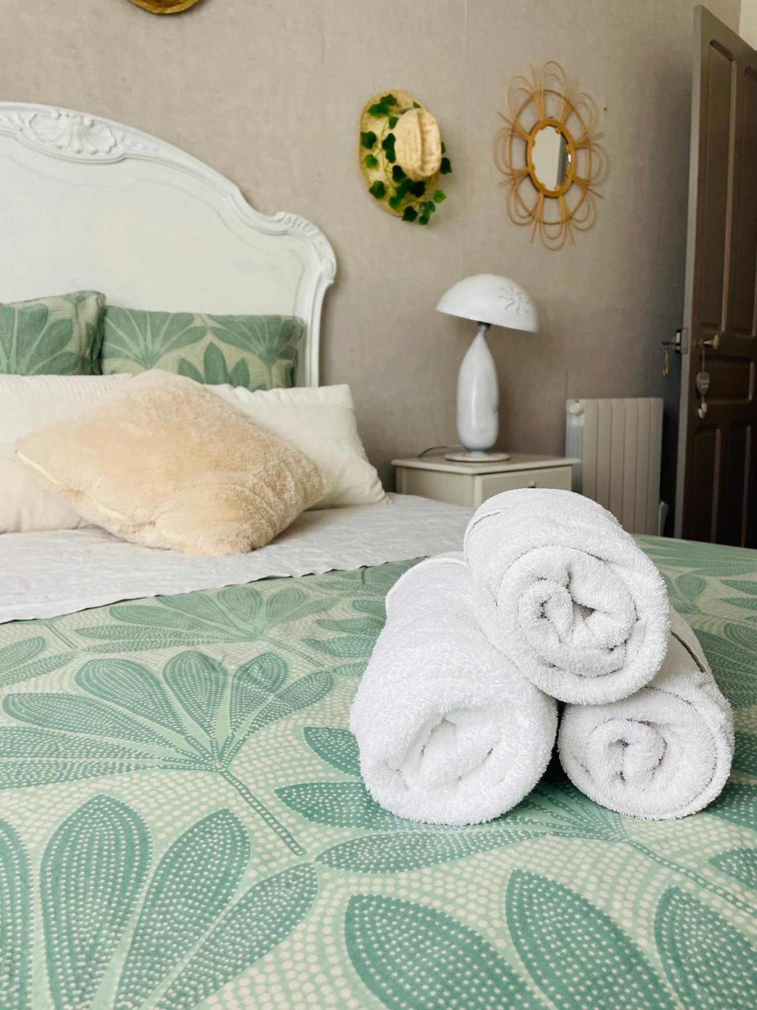 Bed and Breakfast La Poterie Carresse Esterno foto